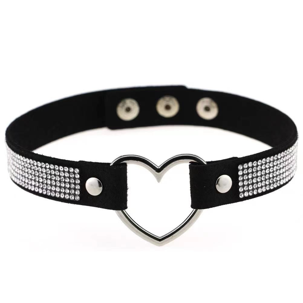 Collar de corazon con brillos para el cuello U9